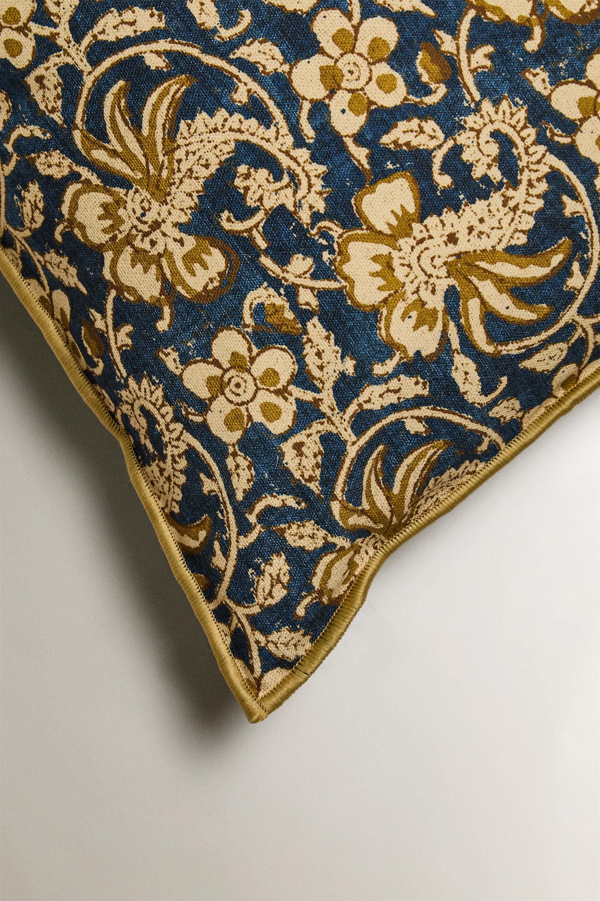 FLORAL PRINT THROW PILLOW COVER